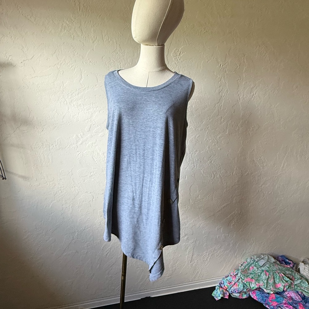 Gray Sleeveless Asymmetrical Hem Top
